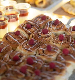 Süße Auswahl mit Zimtschnecken