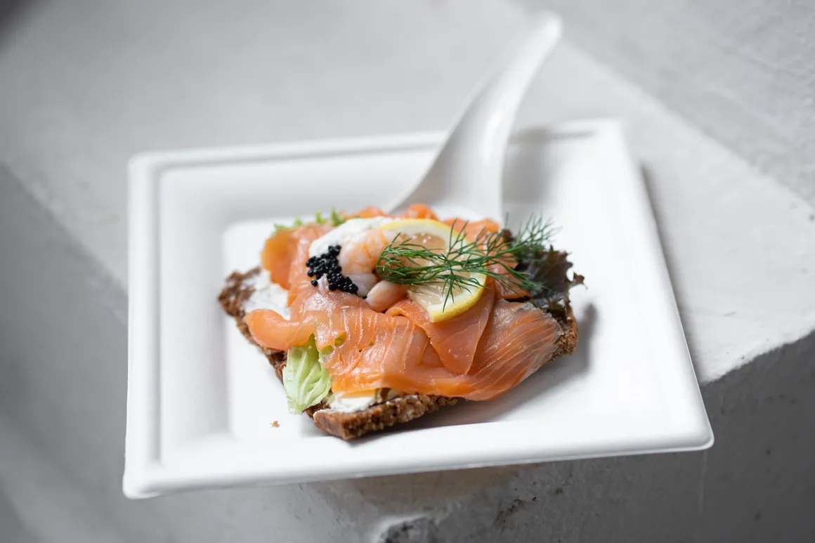 Oskar Davidson Catering – frische Zubereitung in der Produktionsküche